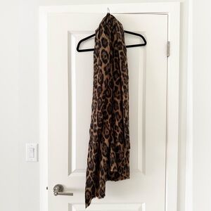 Zara Leopard Print Scar Size Medium